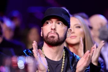 Eminem pərəstişkarlarına şad xəbər 