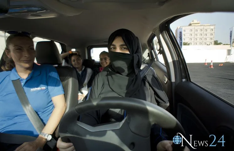 Ərəb qadınlarına sükan arxasına keçməyə icazə verildi