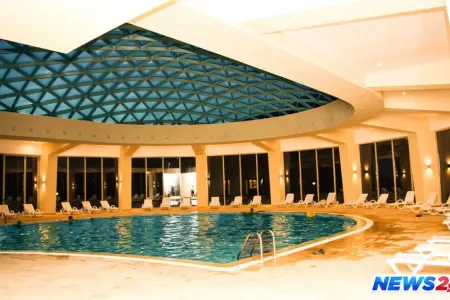 Azərbaycana gələn ərəb turist hovuza nəcis etdi