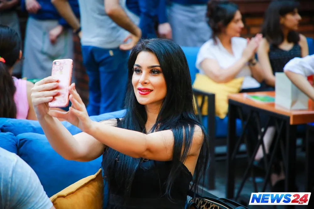 Yardım etməyi bacaran və bacarmayanlar. News24.Az xeyriyyə tədbiri ilə açıldı - FOTOLAR - VİDEO