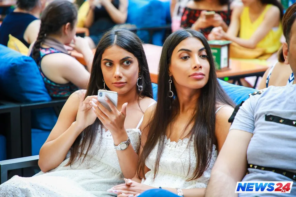 Yardım etməyi bacaran və bacarmayanlar. News24.Az xeyriyyə tədbiri ilə açıldı - FOTOLAR - VİDEO