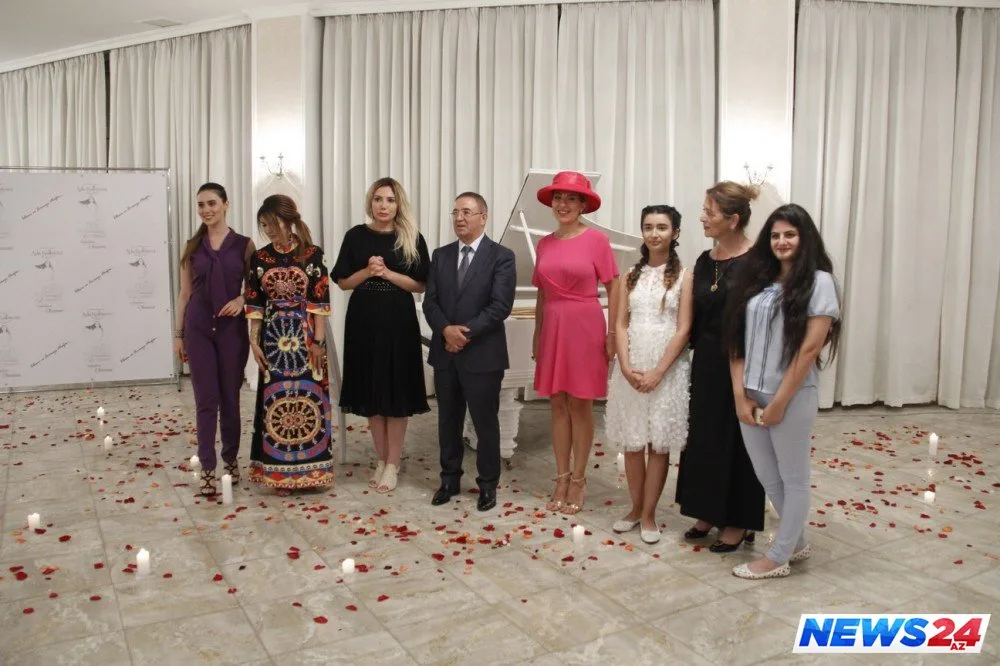 13 yaşlı azərbaycanlı gənc pianoçunun uğurları – FOTOSESSİYA