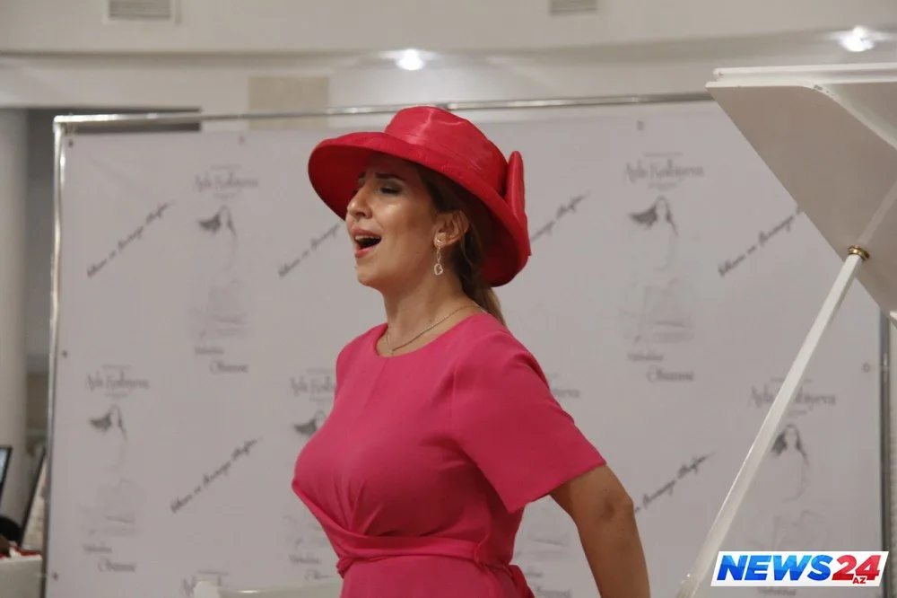 13 yaşlı azərbaycanlı gənc pianoçunun uğurları – FOTOSESSİYA