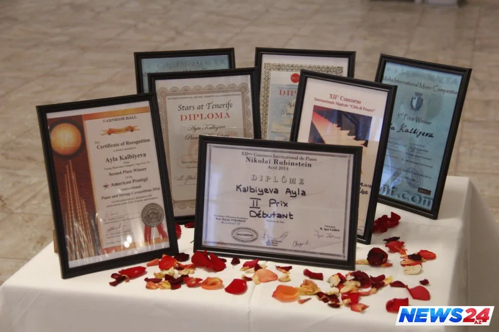 13 yaşlı azərbaycanlı gənc pianoçunun uğurları – FOTOSESSİYA