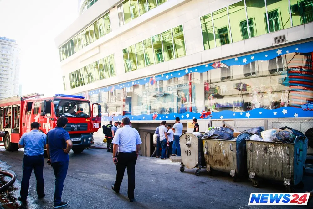 Bakıda ticarət mərkəzində partlayış - FOTO