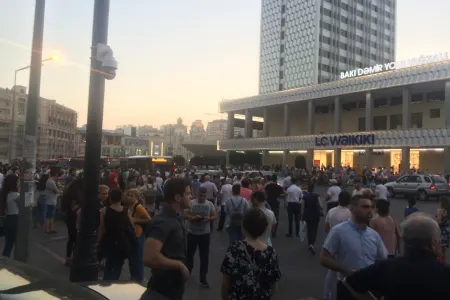 Dayanacaqlarda izdiham yaşandı