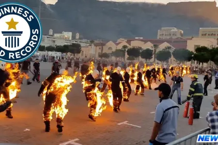 32 nəfər eyni anda özünü yandırdı - Səbəb çox qəribədir -VİDEO