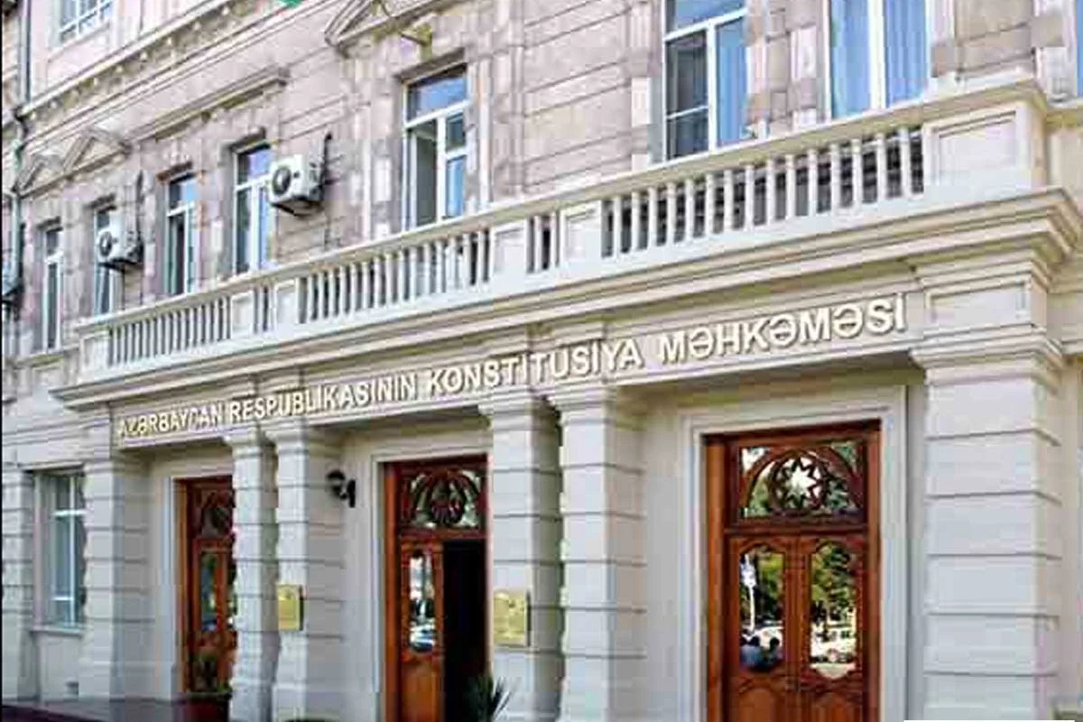 Kredit borcu olanların nəzərinə: Konstitusiya məhkəməsi qərar verdi