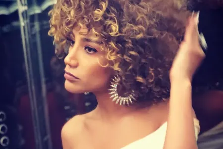 Məşhurların buruq saç sevdası - FOTOLAR