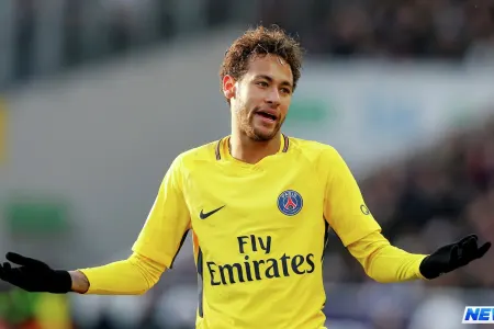 Futbol ulduzu Neymar gülüş obyektinə çevrildi - VİDEO