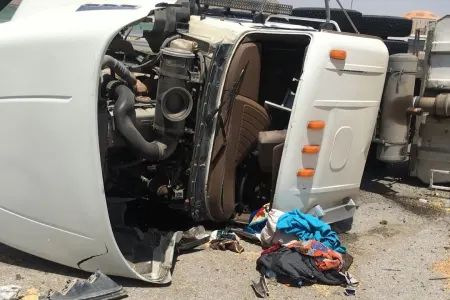 Qaradağda ağır qəza- taxıl yollara səpildi - FOTOLAR