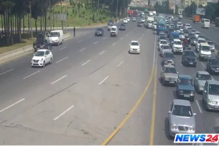 Tıxacda gedən sürücü "radar"a düşdü: DYP -nin qanunsuz cərimələrindən daha biri- VİDEO