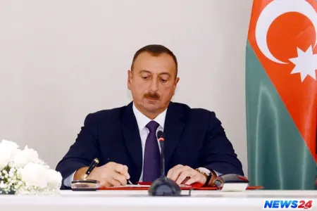 Diplomatik xidmət orqanlarının əməkdaşları təltif edilib - SİYAHI