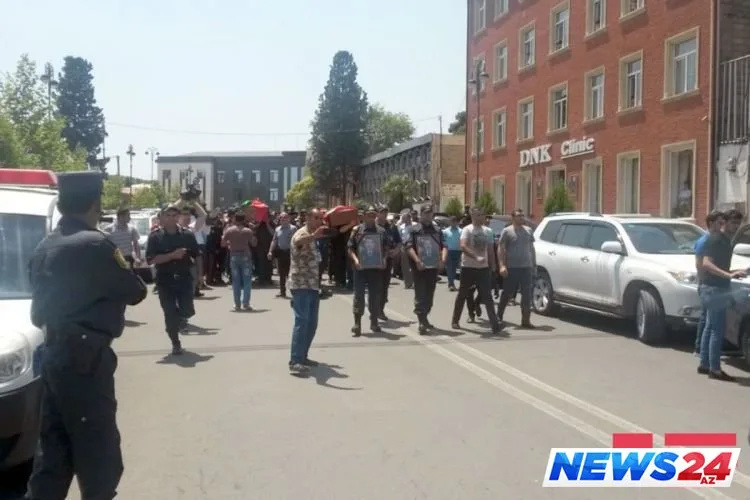 Gəncədə şəhid olan polis əməkdaşları ilə vida mərasimi başlayıb