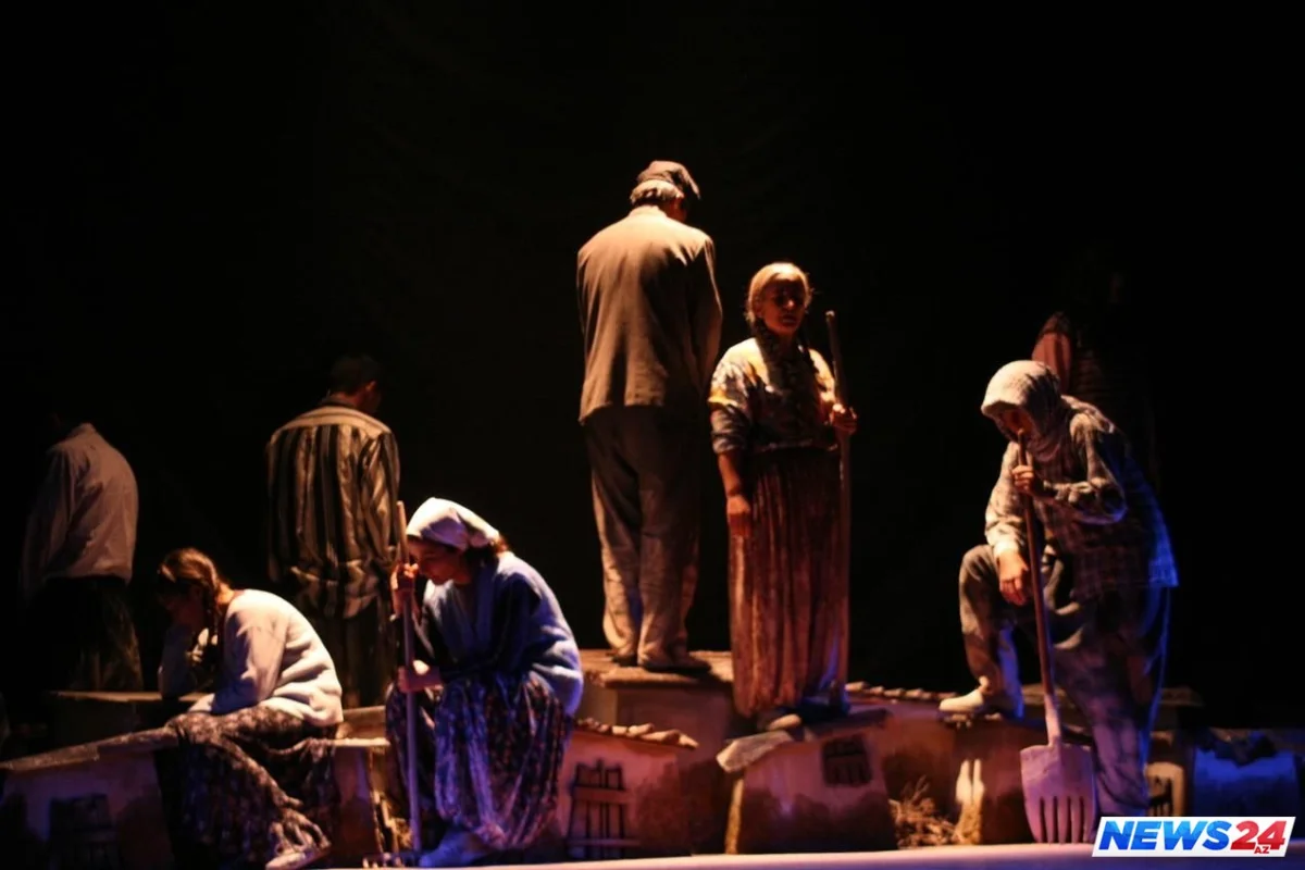 Türkiyənin dövlət teatrlarına zərbə- BAĞLANDILAR