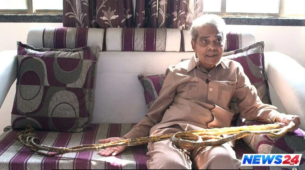 66 il dırnaq uzadan hindli dırnaqlarını kəsib muzeyə verdi - FOTO