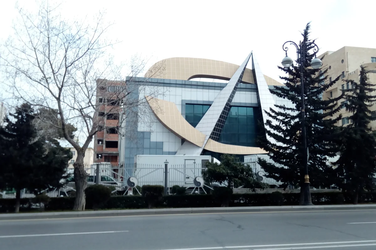 Daha bir aparıcı "Space" Tv-dən ayrıldı - FOTO