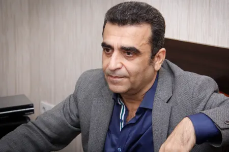 Kamran Həsənli baba oldu