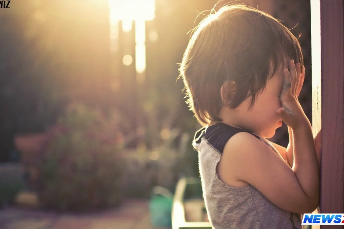 Dünya bu görüntülərdən şoka düşdü - Atanın uşağına qarşı amansız hərəkəti - VİDEO