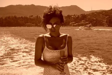 Röyanın qaynar yay fotosessiyası - FOTOLAR