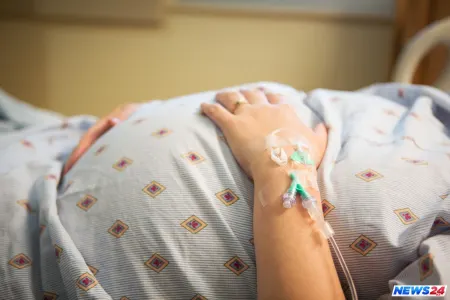 Hamilə qadını ildırım vuraraq öldürdü