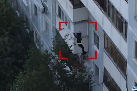 Bakıda 18 yaşlı qız özünü 17-ci mərtəbədən atdı - TƏFƏRRÜAT - VİDEO