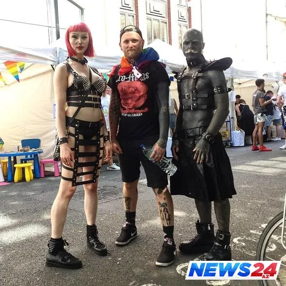 Gözəl görünmədiyi üçün cinsi orqanını kəsdirdi - FOTO