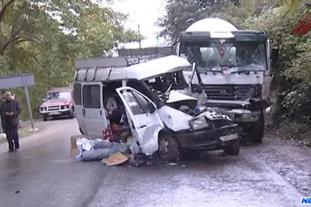 Bakıda “ZİL” “QAZel”ə çırpılıb -13 nəfər...