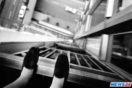 DƏHŞƏT – Qəbul imtahanından az bal toplayan qız özünü binadan atdı – FOTO