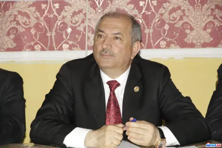 İcra başçısı ağaclara “kislota” tökülən əraziyə getdi