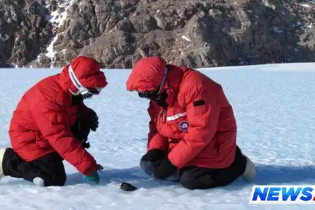 Antarktikaya aid 9 sirli tapıntı - Qanlı göl, yadplanetli kəllələri... - FOTOLAR