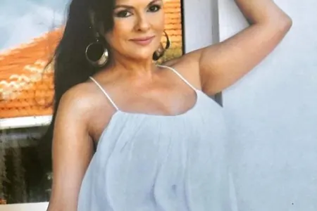 55 yaşlı Çalıquşu bikinili foto paylaşdı - FOTO