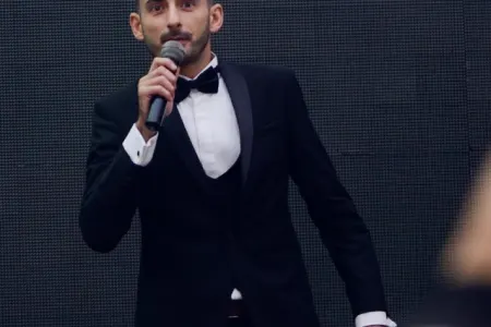 Azərbaycanlı holding rəhbəri 17 yerindən bıçaqlandı