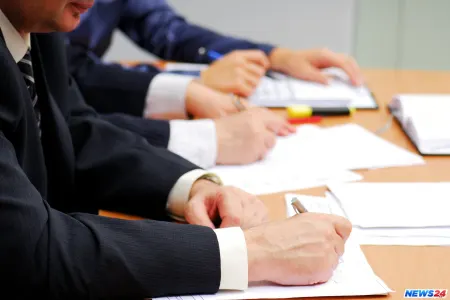 Azərbaycanın məmur qardaşları: Kim kiminlə qardaşdır? - SİYAHI