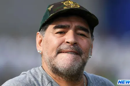 Maradona məşhur futbolçunun arvadı ilə oteldə yaxalandı - FOTO
