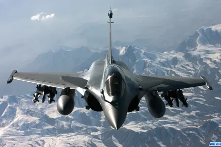 ABŞ avqustda İranın nüvə obyektlərini vurmaqla hədələyir