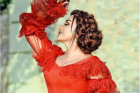 Fatimənin xınayaxdı qiyməti dodaq uçuqlatdı