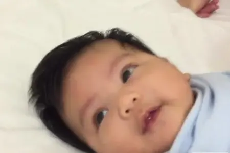 Ana 3 aylıq körpəni maşında unutdu – Geri döndüyündə...