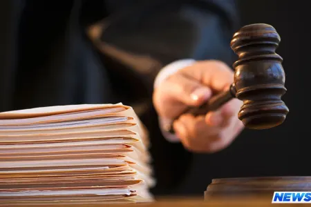 Rəfiqəsini öldürəndən sonra doğrayan qadının məhkəməsi başlayıb