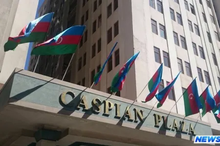 "Caspian Plaza" yanır - VİDEO