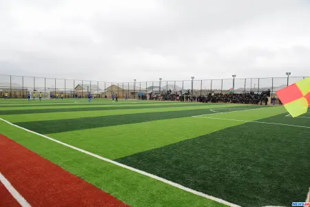 Qəribə intihar-Futbol meydançasında özünü partlatdı