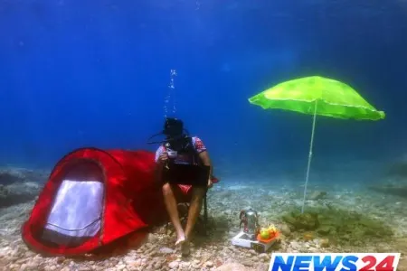 Məşhur aktyor dənizin altında çadır qurdu və azmış kimi… - FOTO - VİDEO