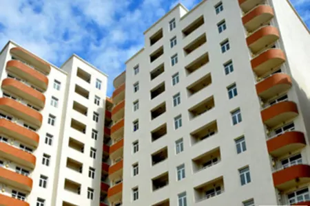 3 yaşlı qız bütün gecəni 15-ci mərtəbənin balkonunda tək keçirdi