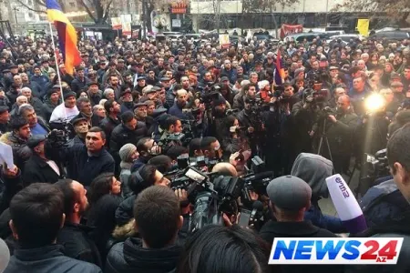 Paşinyan xalqı meydana toplaşmağa çağırdı