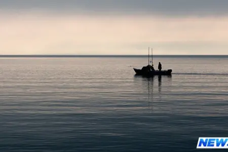 Xaçmaz ərazisində dənizdə balıqçı qayığı çevrilib, bir nəfər itkin düşüb