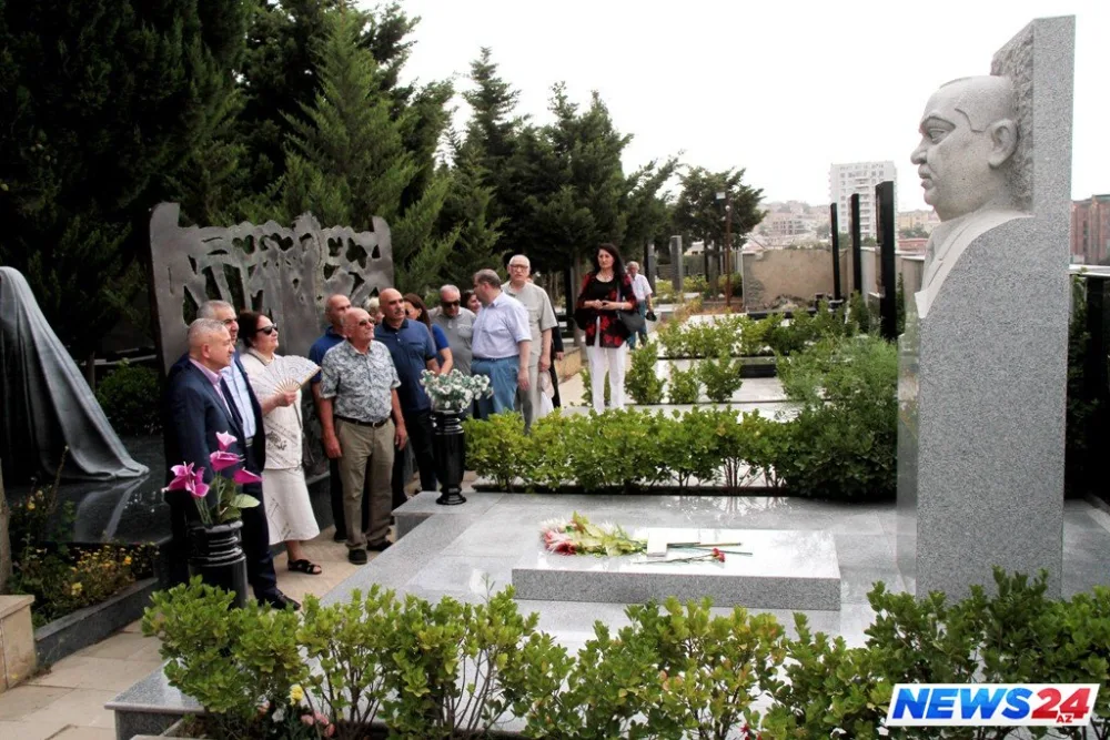 Görkəmli kino xadimlərinin xatirəsi yad olundu - FOTOLAR