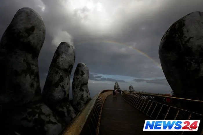 Bu ölkənin “Qızıl körpü”sü görənləri heyran qoyur – FOTOLAR