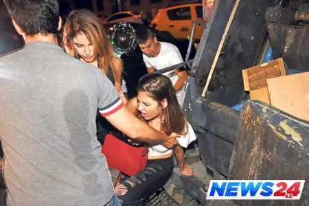 Türkan Şorayın qızı sərxoş olub zibil maşınına düşdü - FOTO/VİDEO