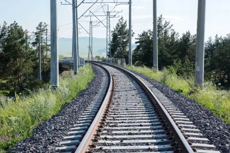 Naxçıvana Bakı-Tbilisi-Qars dəmir yolu xətti ilə ilk dəfə yük daşınıb
