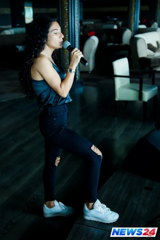 Monika Belluççiyə bənzədilən, açıq-saçıq şəkillərindən utanmayan Dilarə ilə VİDEOMÜSAHİBƏ